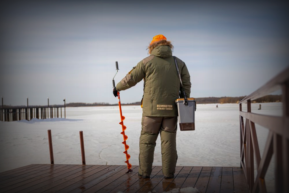 Какие материалы используются для изготовления зимних рыболовных костюмов?