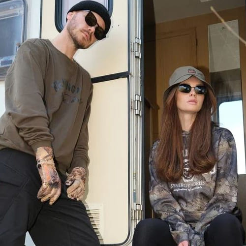 Свитера и толстовки